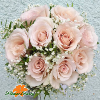 Букет невесты с розами и гипсофилой в Курске