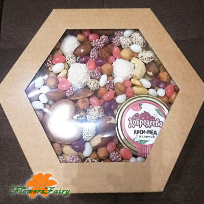 Подарочная насыпная коробка с орехами и мёдом